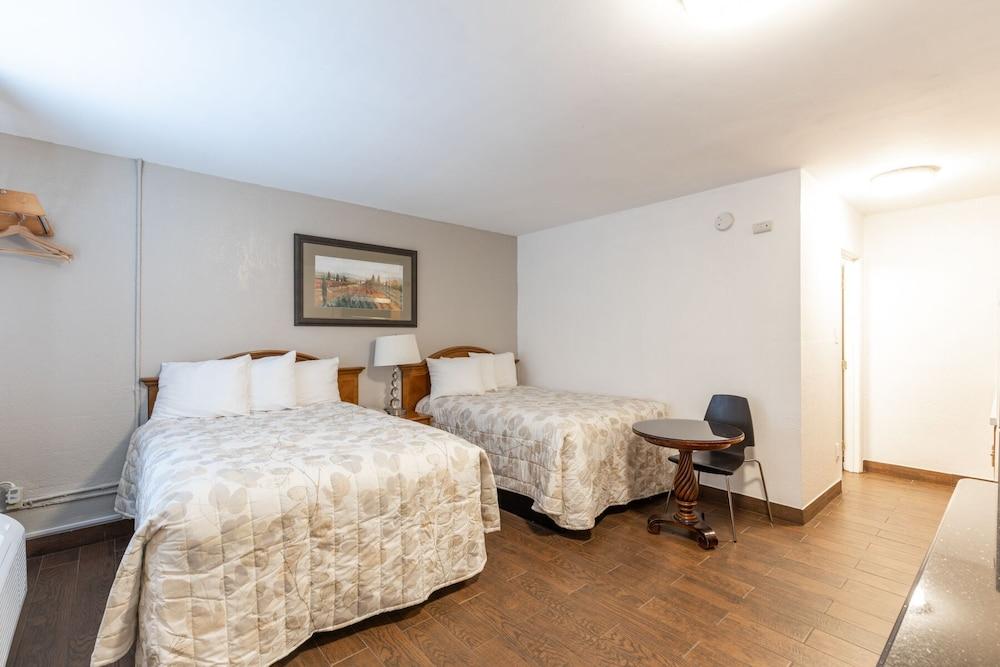 Vineyard Valley Inn photo 30