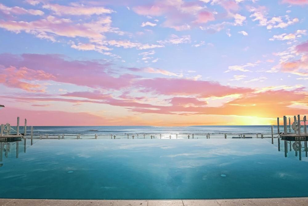 Daytona Grande Oceanfront Resort photo 30