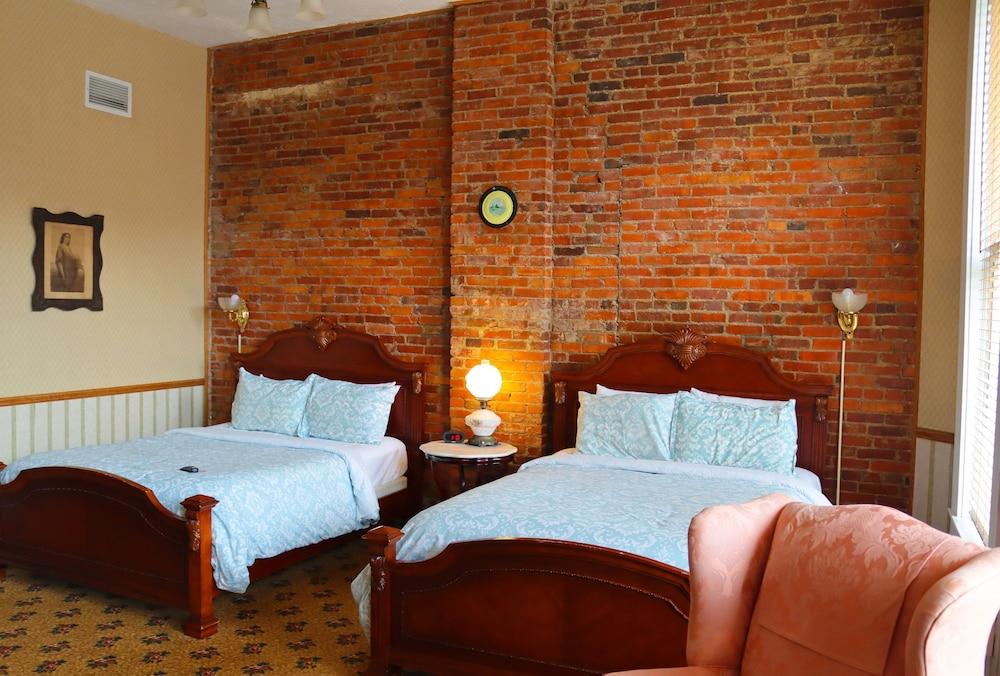Hotel Millersburg photo 75