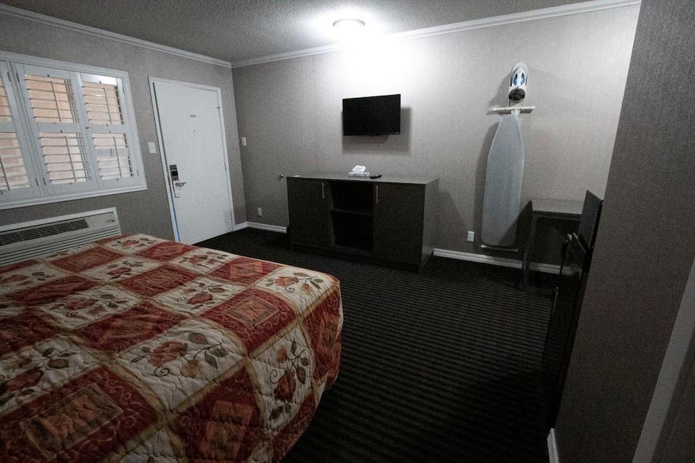 Alpha Inn & Suites photo 3