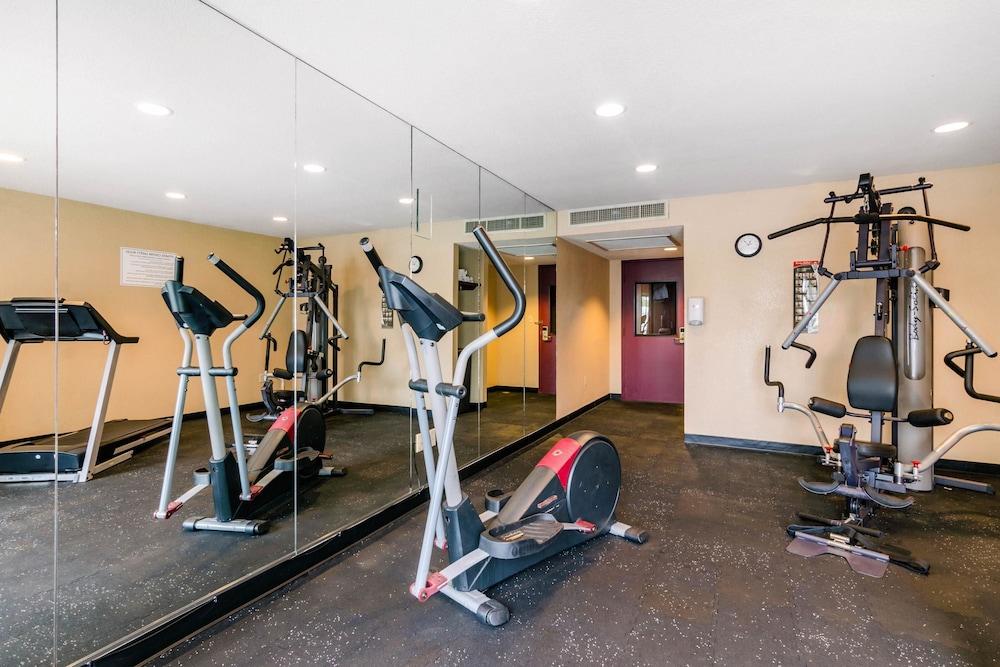 Quality Inn & Suites Carthage near Precious Moments Chapel photo 51