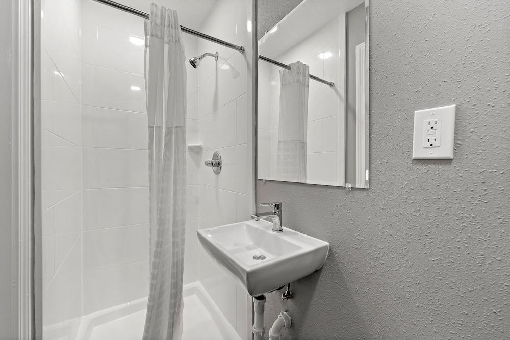 Southern Suites Kennesaw photo 8