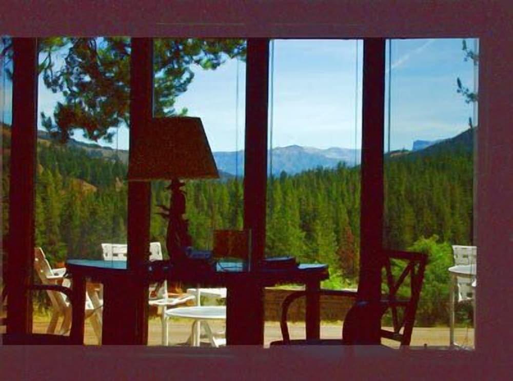 Pahaska Tepee Resort photo 9