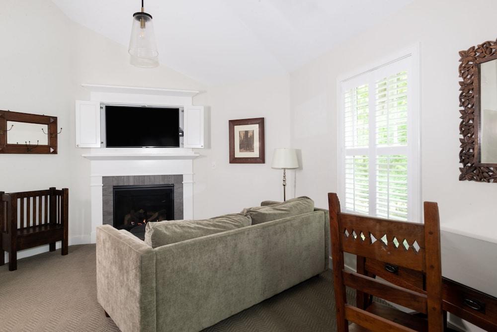 Briar Barn Inn photo 46
