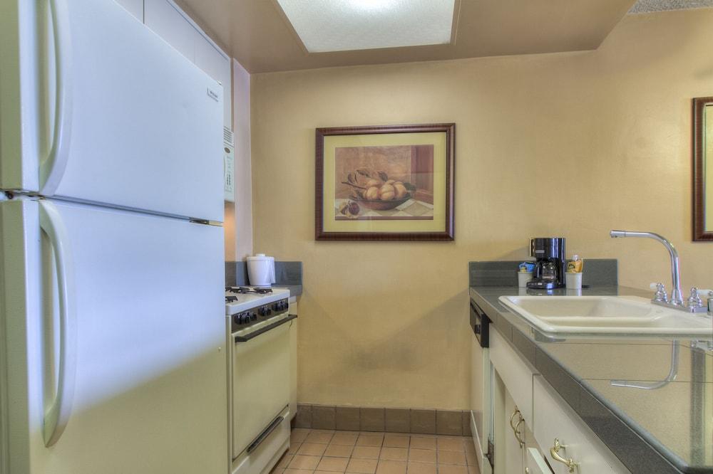 Oceanside Marina Suites photo 13