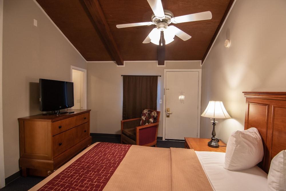 The Crow Peak Lodge photo 21