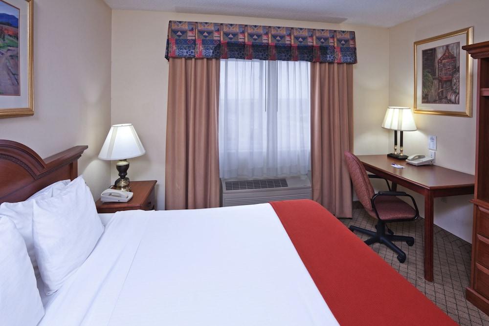 Holiday Inn Express Hotel & Suites Mesquite by IHG photo 14