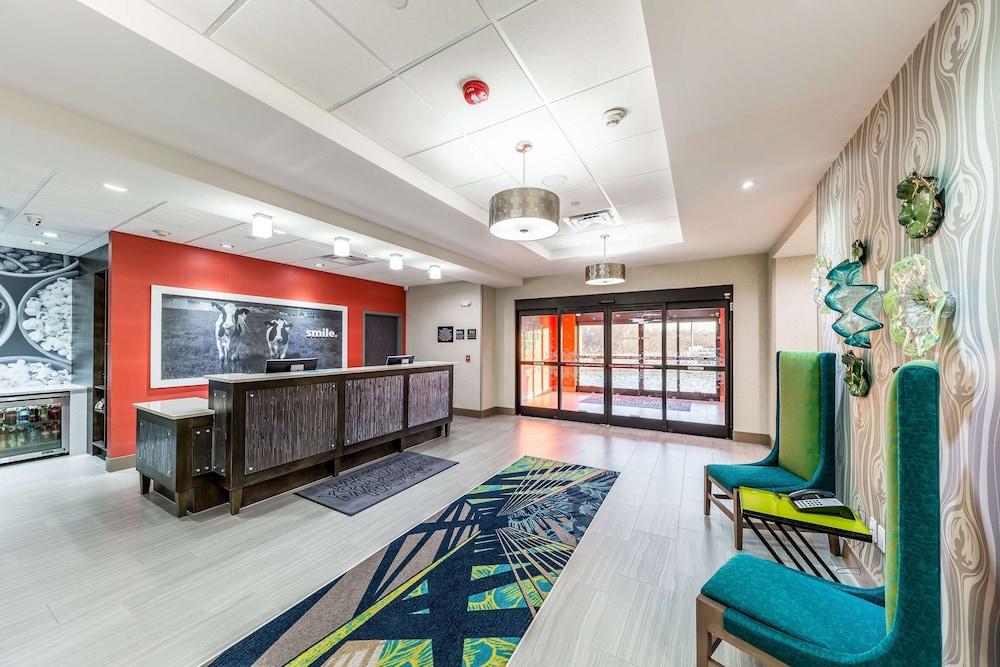 Hampton Inn & Suites Pryor photo 2