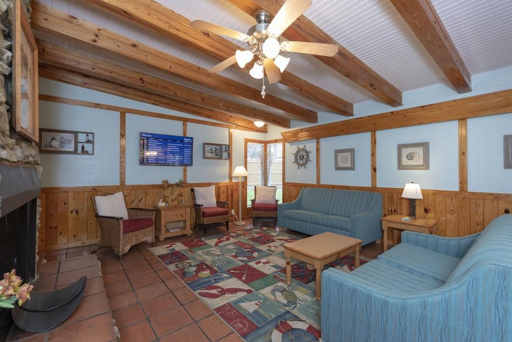 Pelican Bay Resort photo 29