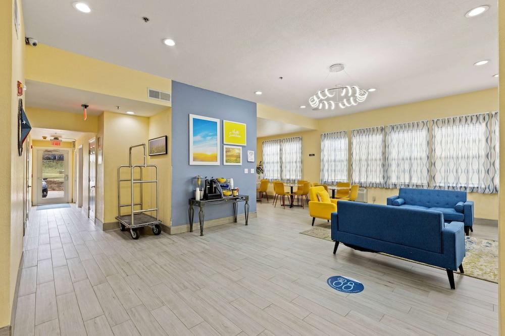 Days Inn & Suites by Wyndham Euless DFW Airport South photo 33