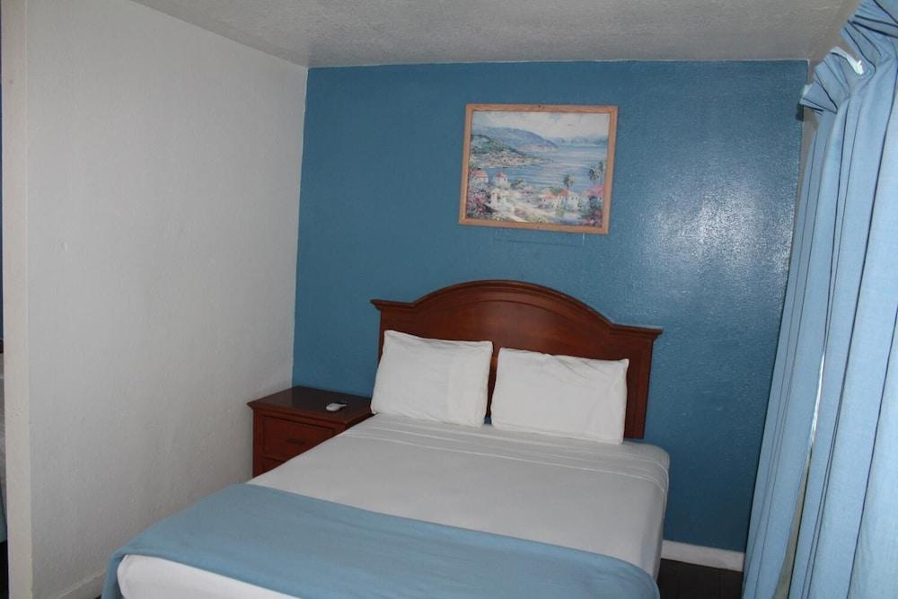 Oceanside Inn and Suites photo 14