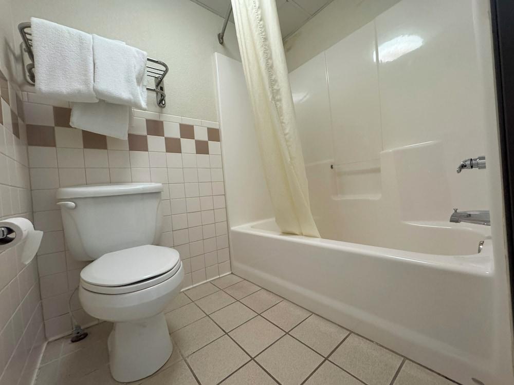 Fairbridge Inn & Suites McAlester photo 12