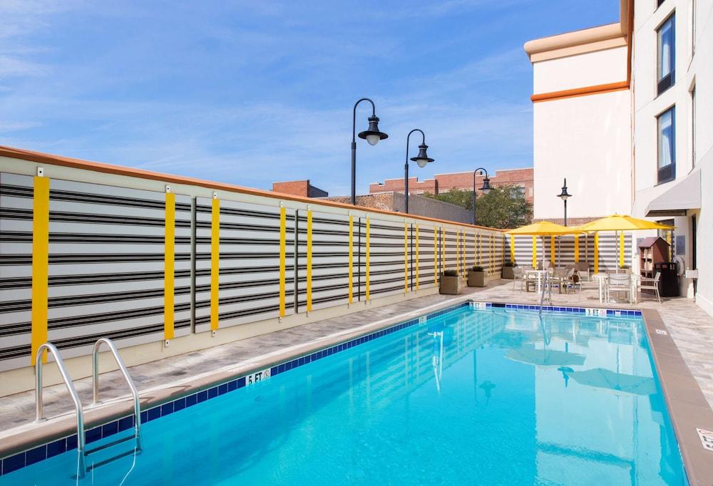 DoubleTree by Hilton Hotel Savannah Historic District photo 45