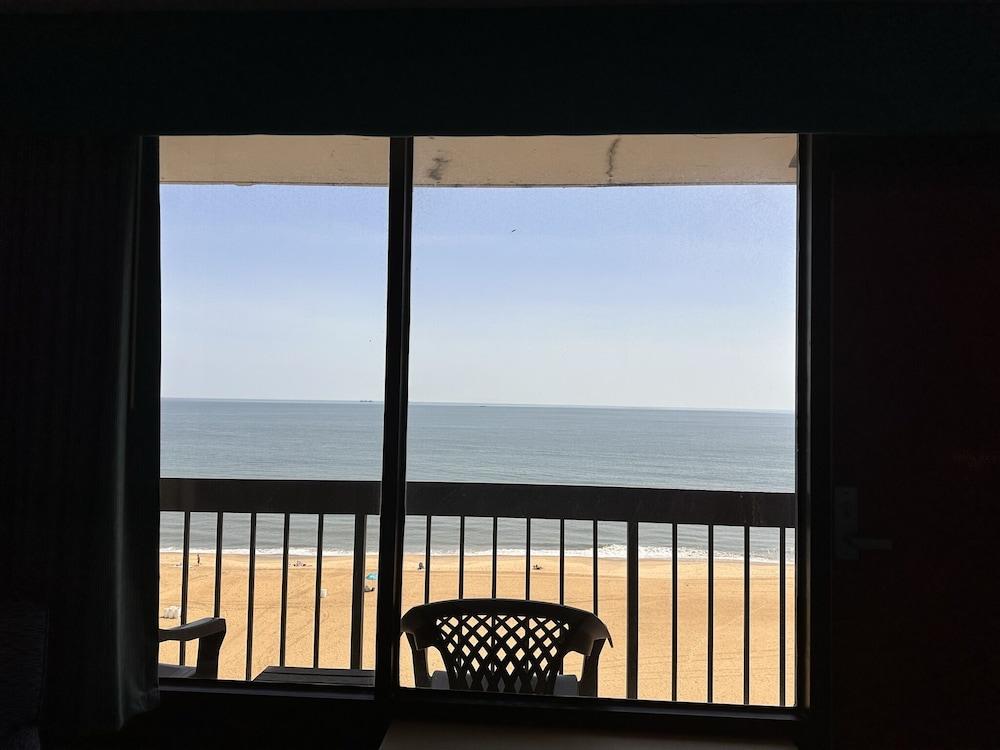 Breakers Resort Inn photo 22