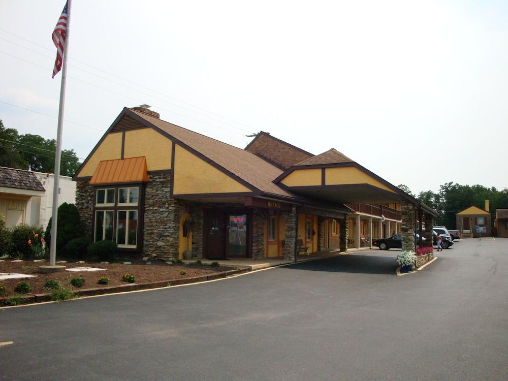 Soudersburg Motel photo 35