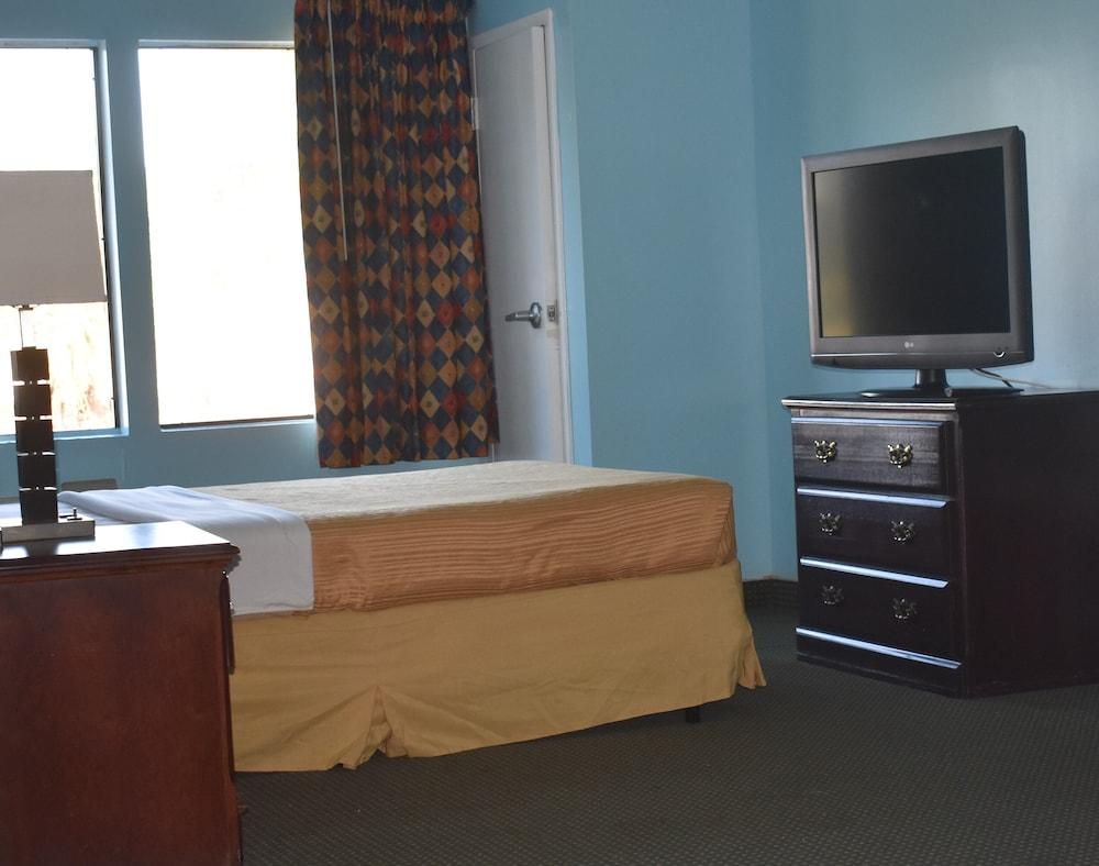 GUEST COTTAGES & SUITES photo 26
