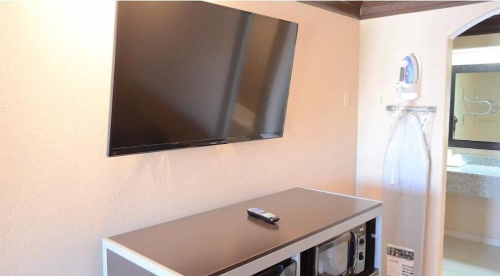 Regency Inn photo 36