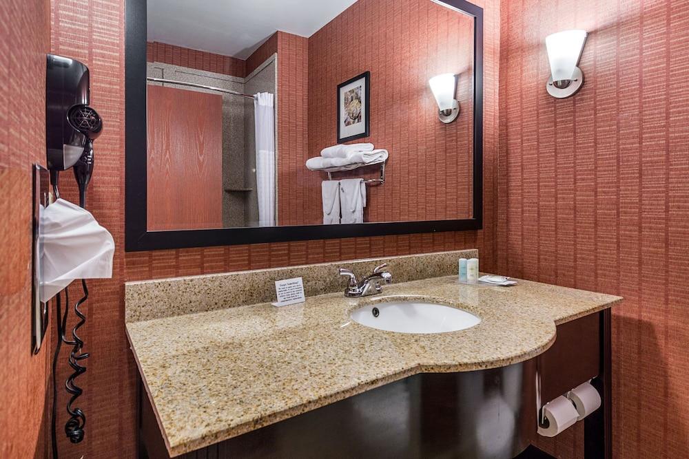 Comfort Suites Leesville near Fort Johnson photo 39
