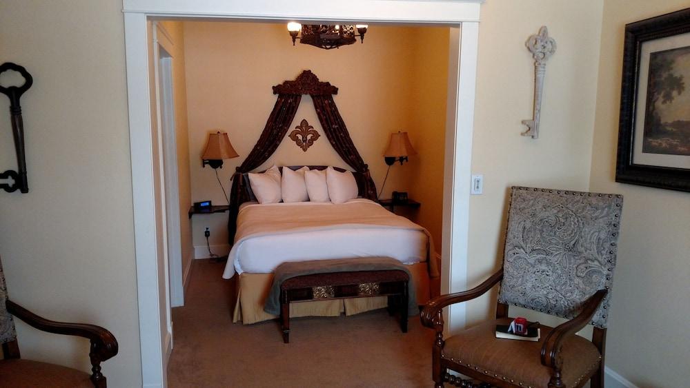 Ye Old English Inn photo 32