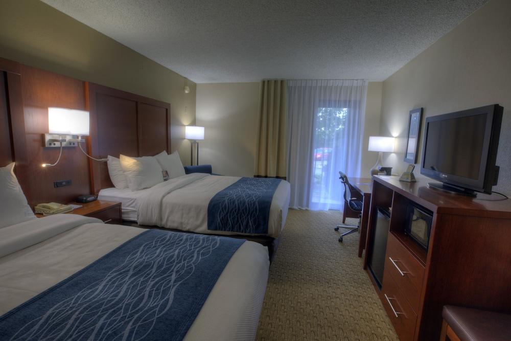 Comfort Inn & Suites Rochelle - DeKalb photo 27