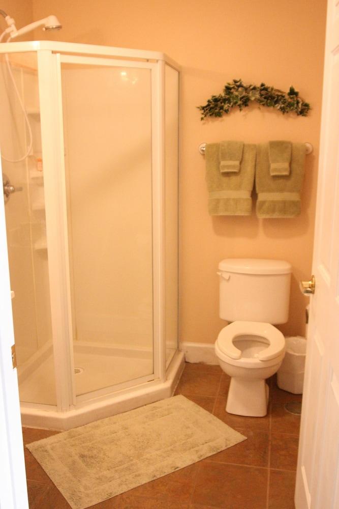 Monroe Street Suites photo 43