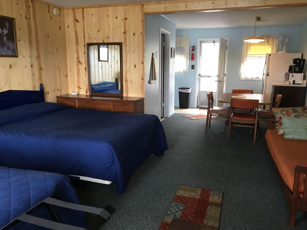 Dixon Lake Resort photo 5