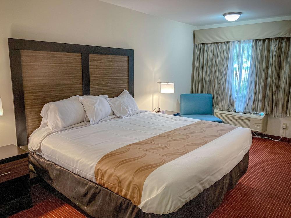 Motel 6 Elkhart, IN photo 8