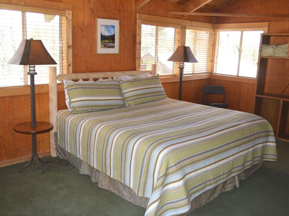 Montecito Sequoia Lodge photo 53