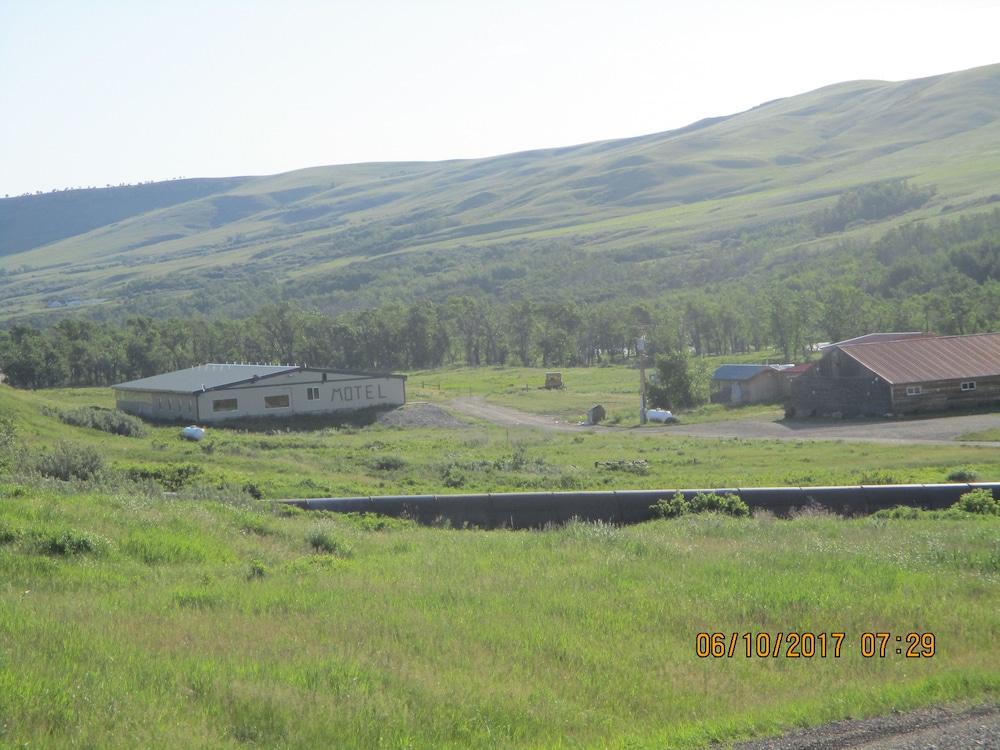 Hooks Hideaway Motel photo 1