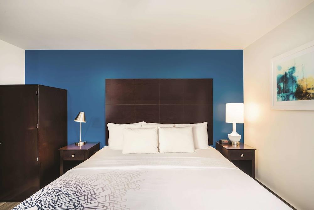 La Quinta Inn & Suites by Wyndham Brooklyn Downtown photo 13