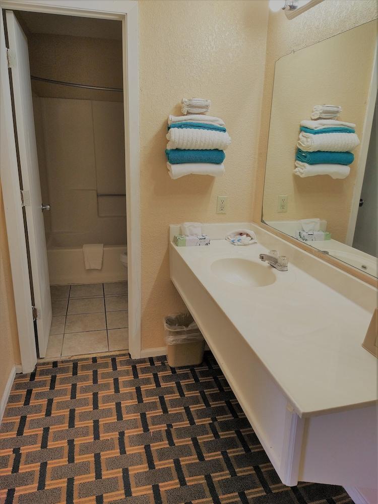 Grand View Plaza Inn & Suites photo 7