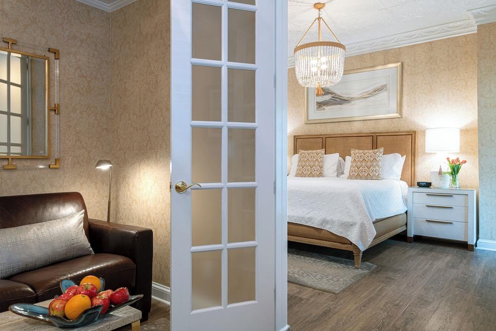 Chateau Inn and Suites photo 10