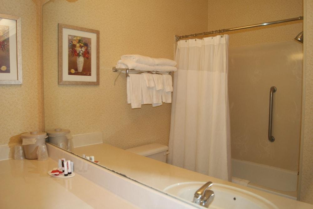 Baymont by Wyndham Coon Rapids photo 12