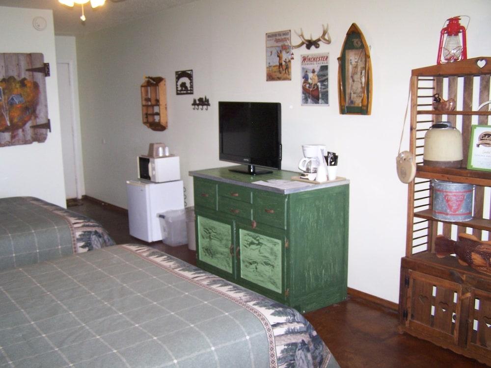 Pointe West Resort Motel photo 48