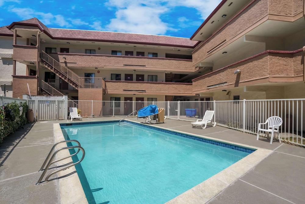 Econo Lodge Vallejo Fairgrounds photo 26