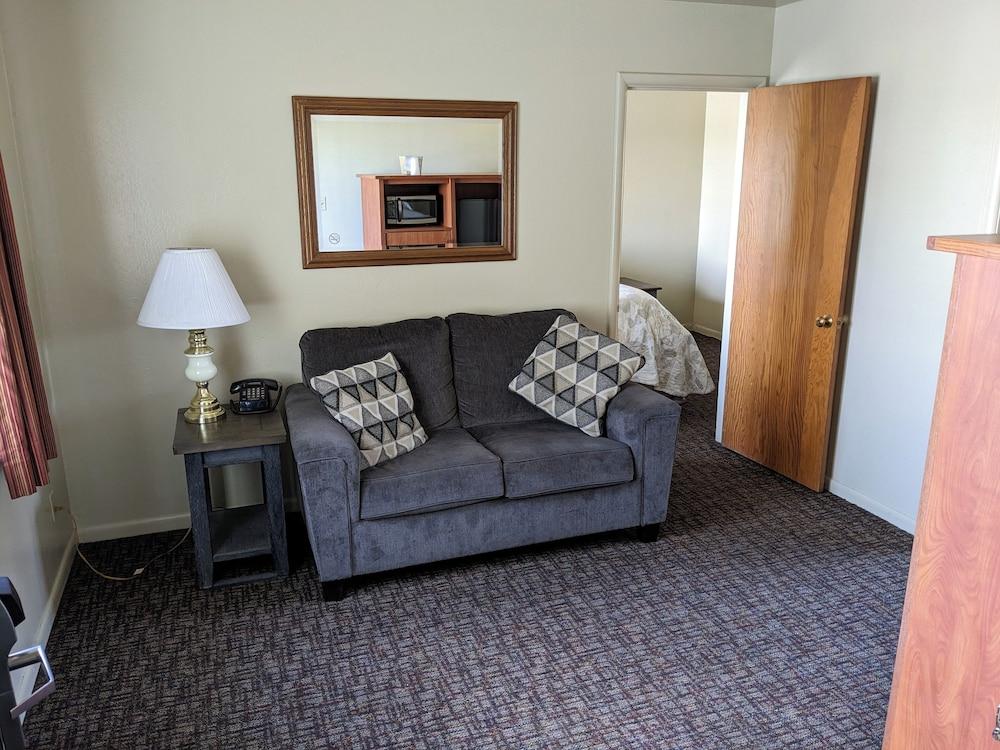 Hi-Lo Motel, Cafe and RV Park Mount Shasta Area photo 30