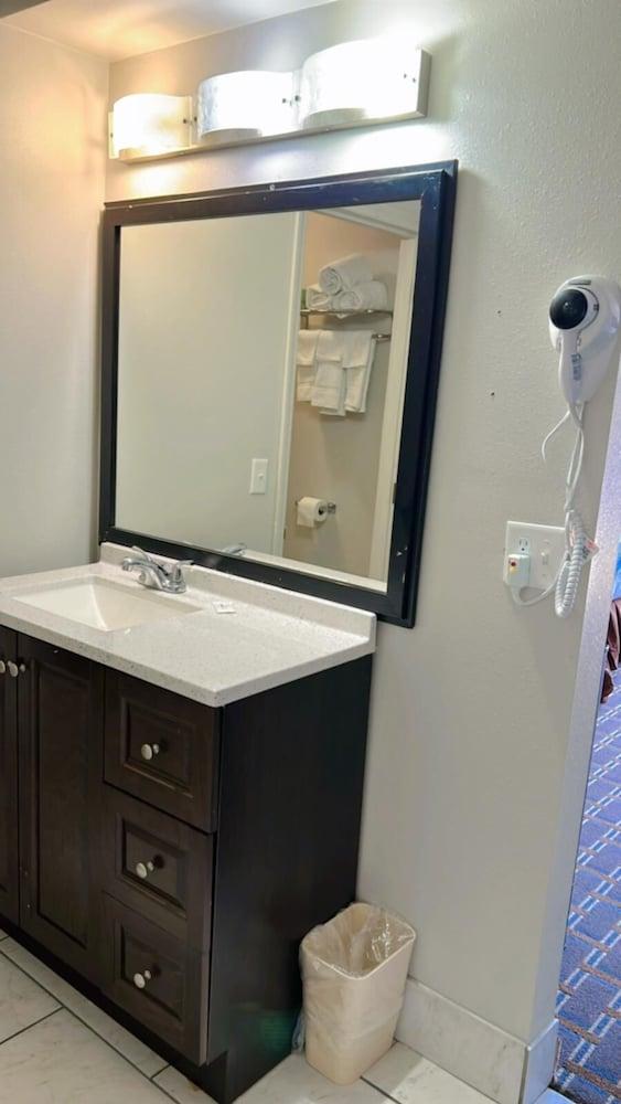 New Budget inn photo 14