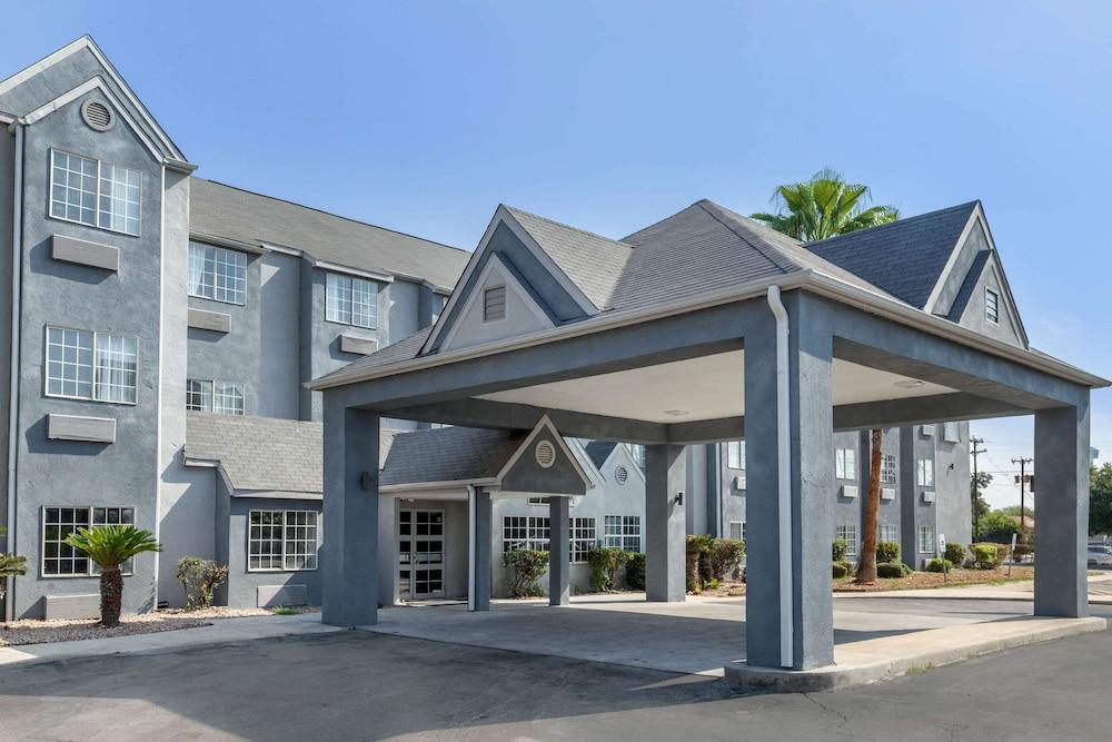 Days Inn by Wyndham San Antonio Downtown photo 6