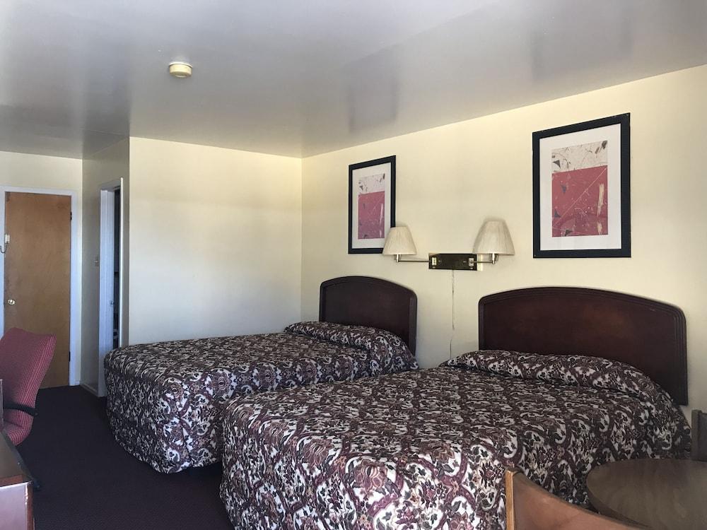 American Inn by OYO Colorado City I-20 photo 7
