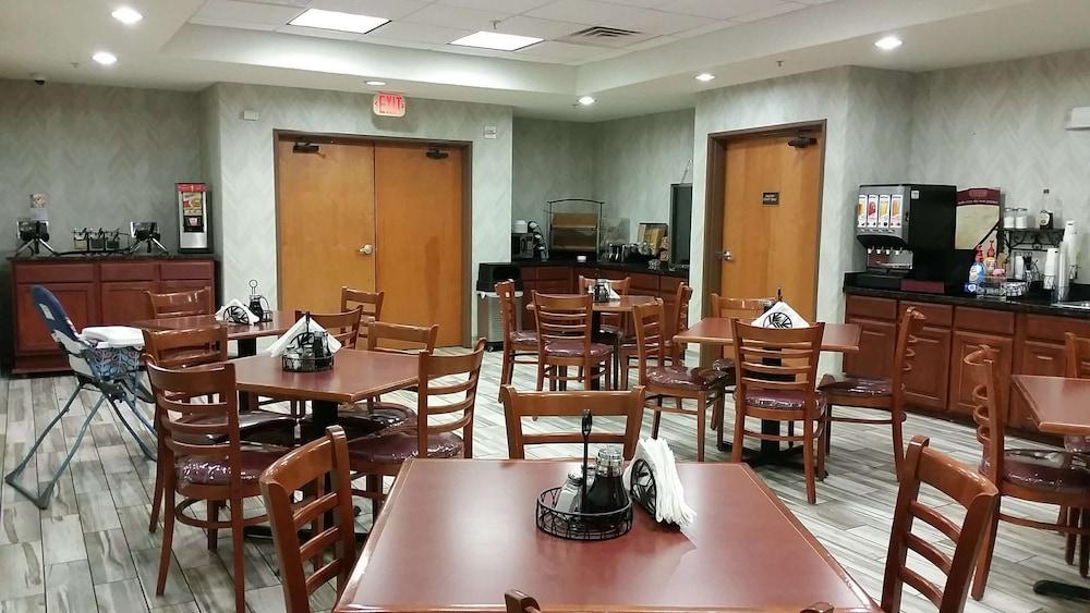 Best Western Plus San Antonio East Inn & Suites photo 28