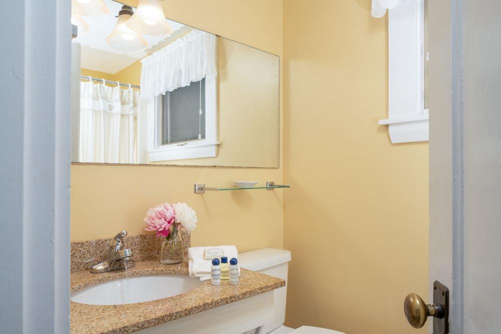 Dockside Guest Quarters & Restaurant photo 86