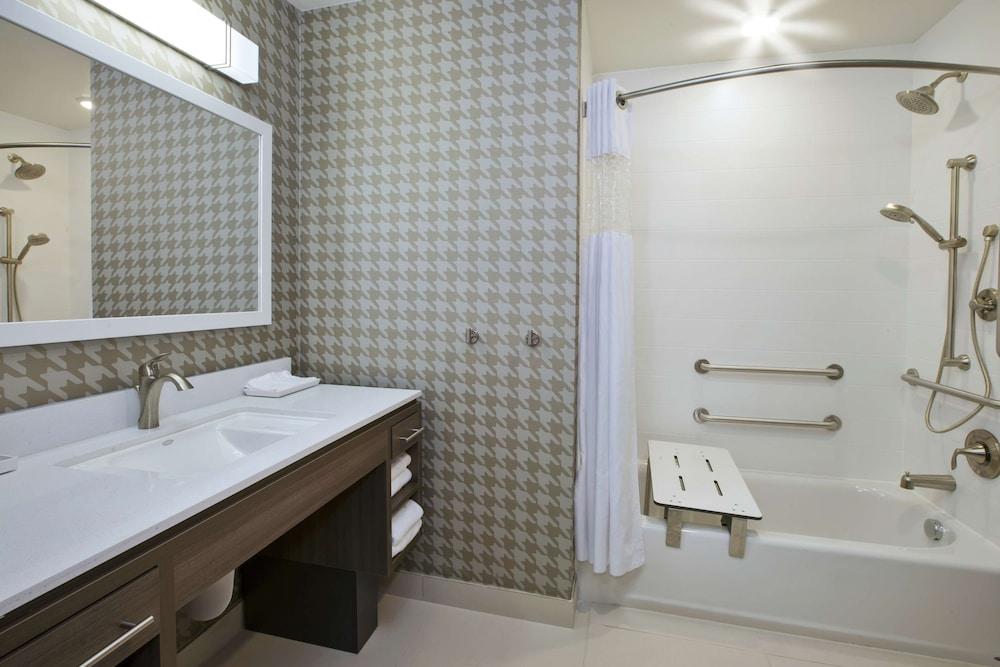 Home2 Suites By Hilton West Bloomfield Detroit photo 4