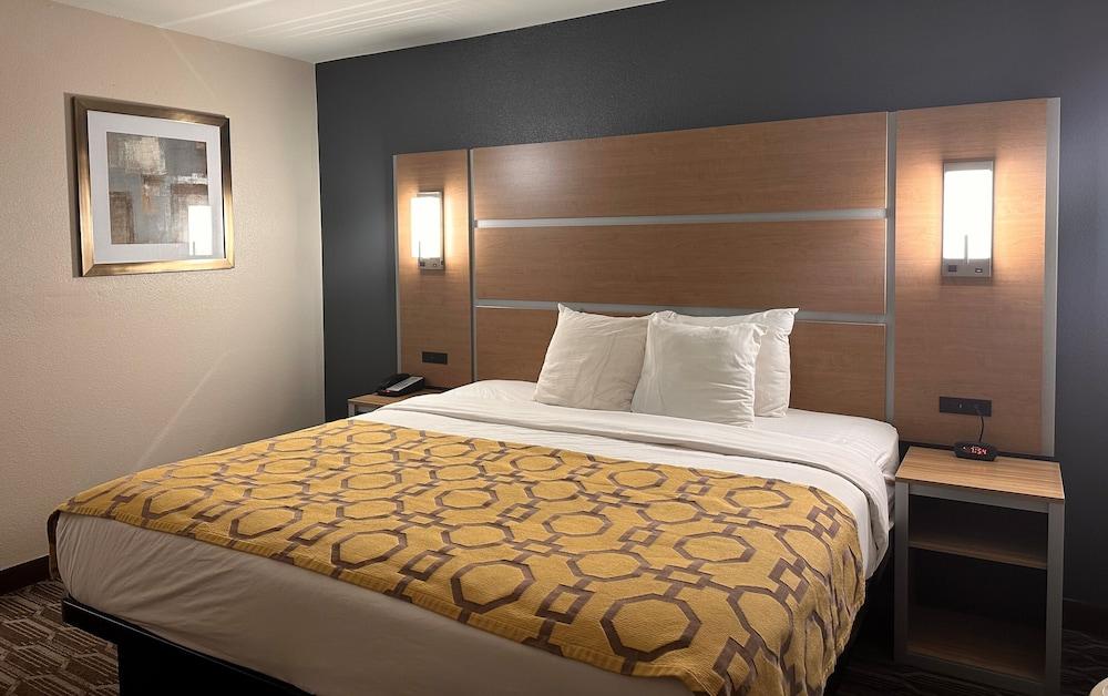 Baymont by Wyndham Noblesville photo 23