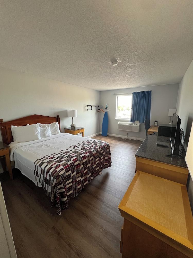 Economy 7 Inn - Norfolk photo 31