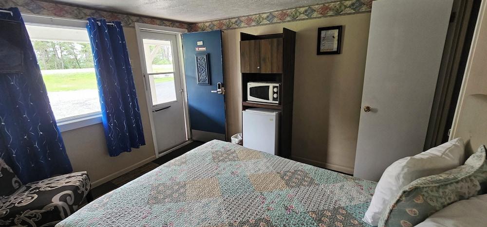 River Country Motor Lodge photo 39