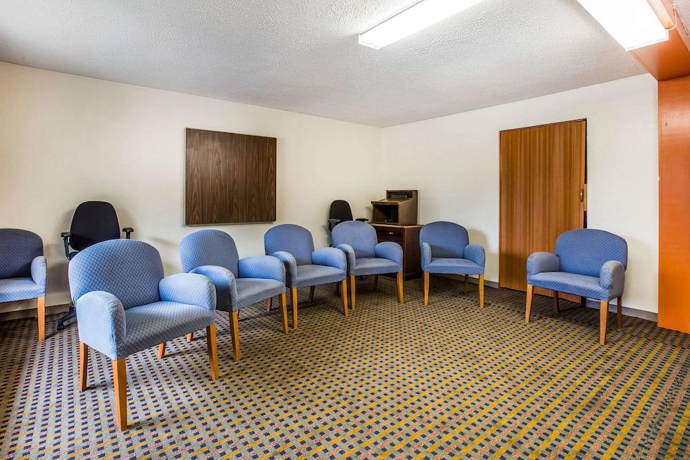 Rodeway Inn & Suites Carrollton photo 5