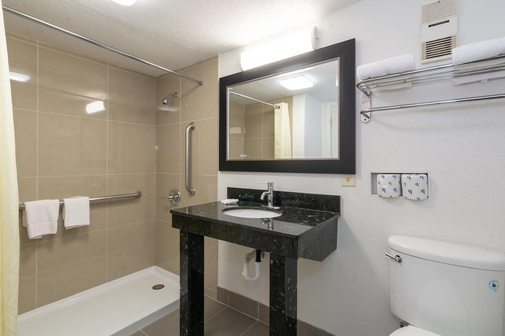 Studio 6 Fort Worth, TX - West Medical Center photo 7