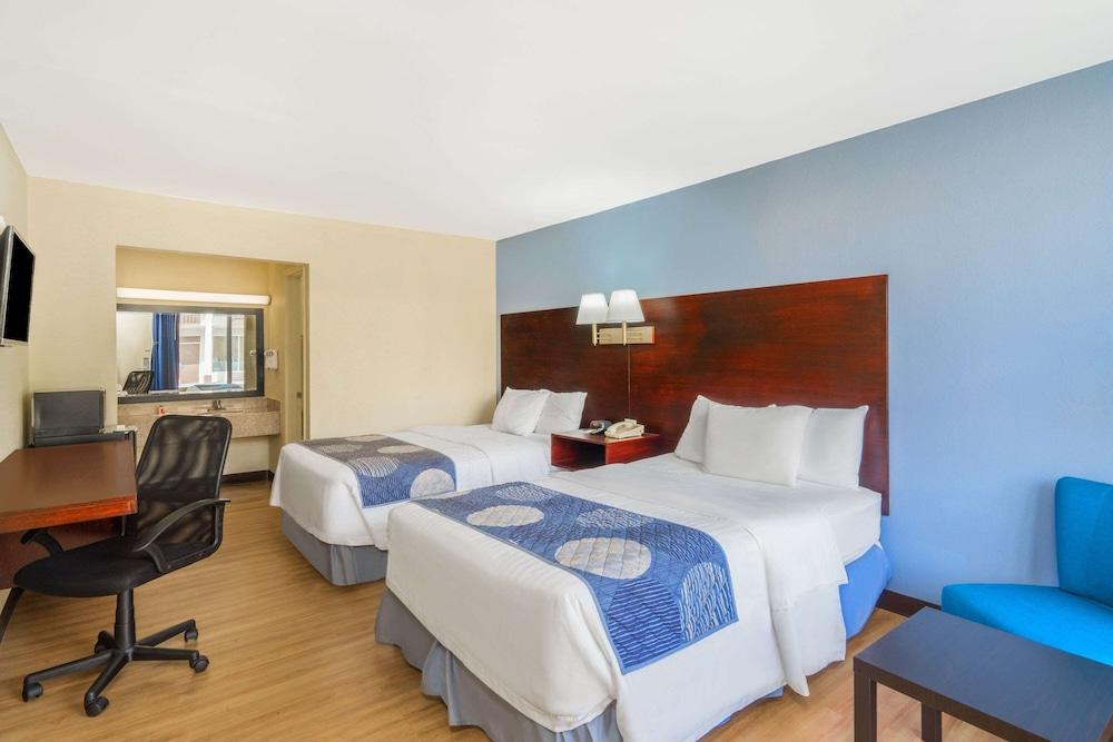 Days Inn by Wyndham Statesville photo 3