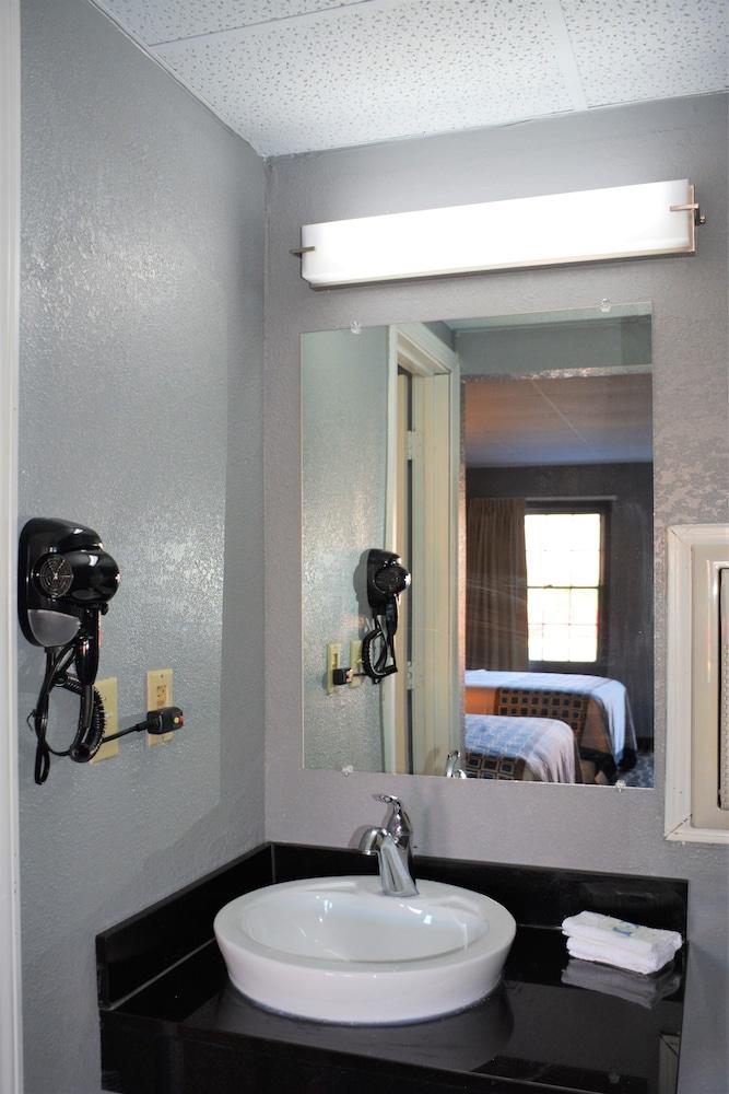 Travelodge by Wyndham Walterboro photo 16