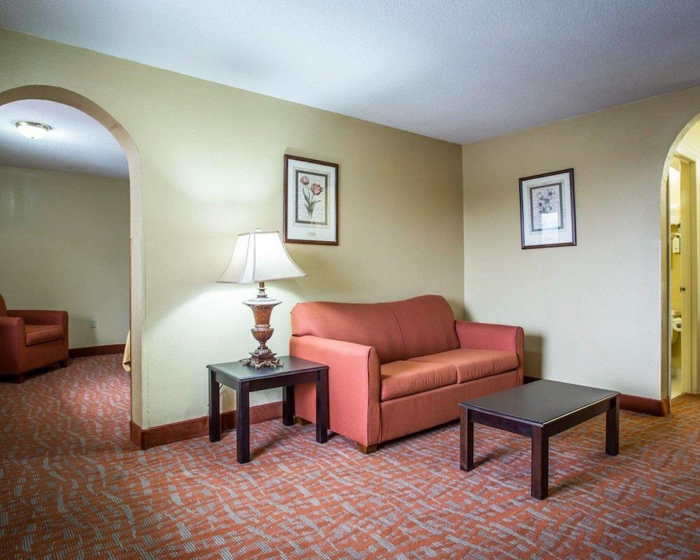 Quality Inn & Suites Monroe photo 31
